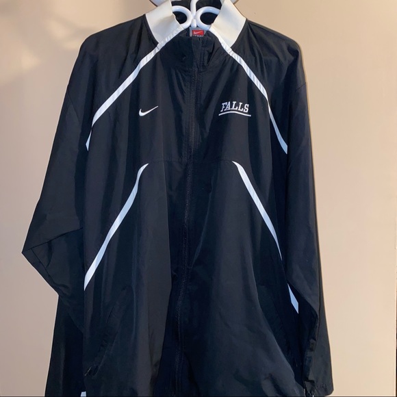 nike oversized windbreaker